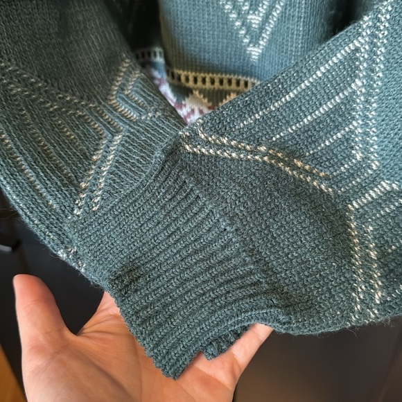 Vintage Fine Line Acrylic Knit Earthy Color Aztec Print Sweater - Picture 4 of 8